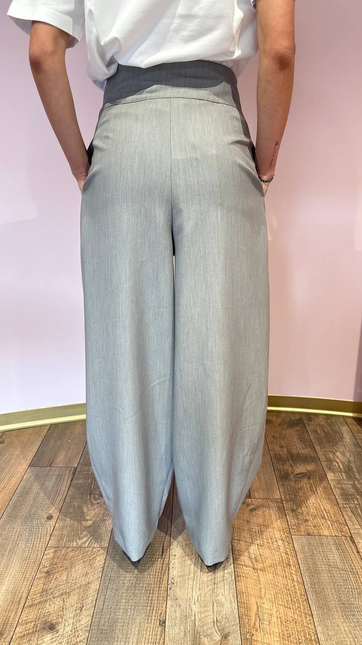 Tailleur grigio spacchi laterali